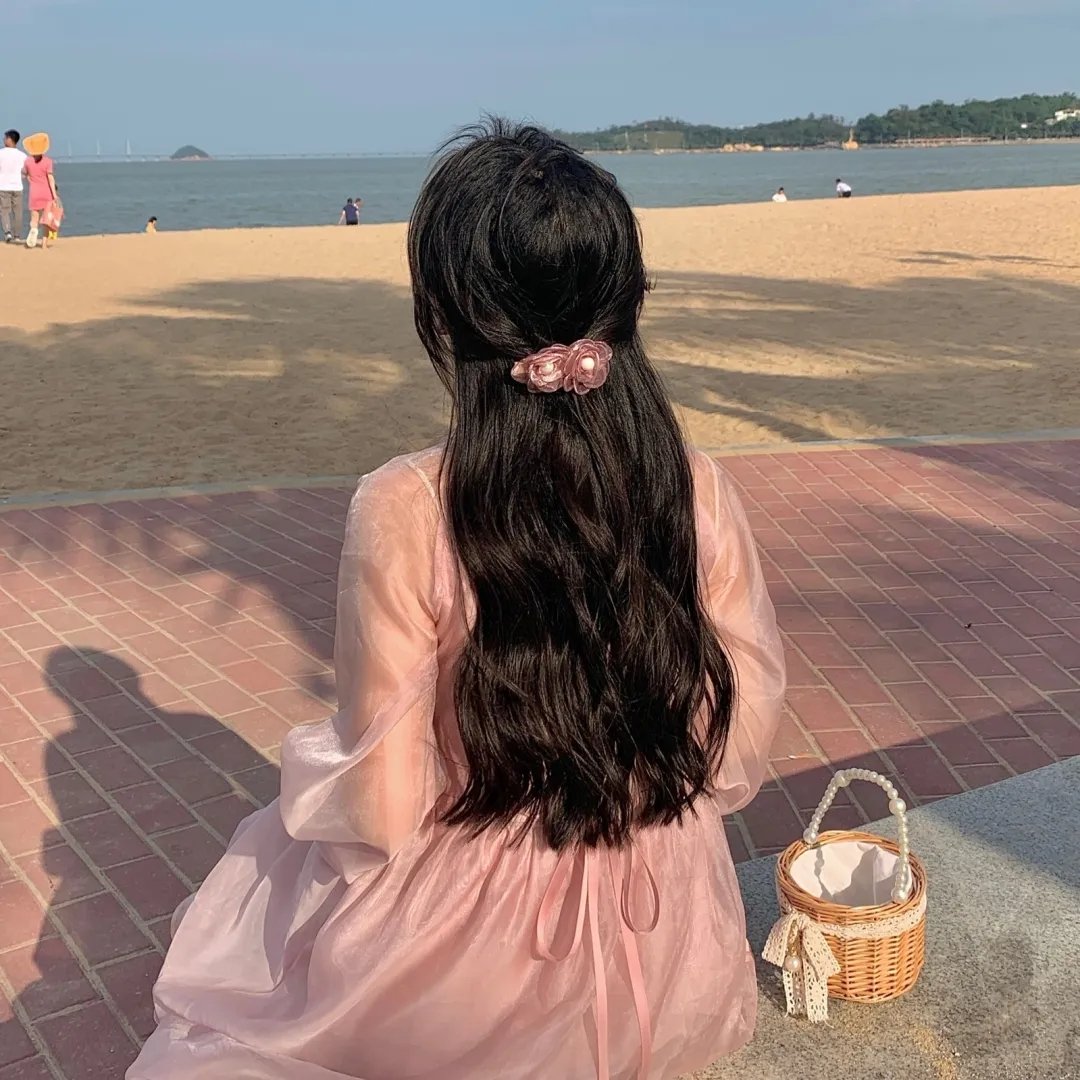 东德蕾丝的爱欲
